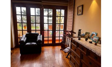 Se Alquila Casa  De 3 Pisos Con Excelentes Acabados En Urbanización El Golf A 14,000 Soles