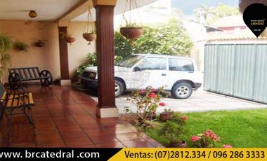Villa Casa Edificio de venta en Hotel Oro Verde – código:8572