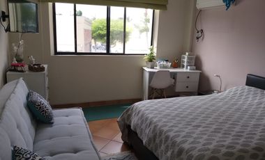 VENTA de casa en Urbanización El Alamo Km 2.5 Samborondón