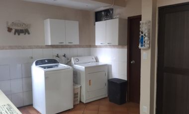 VENTA de casa en Urbanización El Alamo Km 2.5 Samborondón