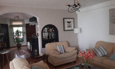 VENTA de casa en Urbanización El Alamo Km 2.5 Samborondón