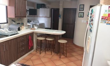 VENTA de casa en Urbanización El Alamo Km 2.5 Samborondón