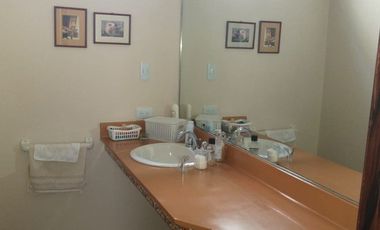 VENTA de casa en Urbanización El Alamo Km 2.5 Samborondón