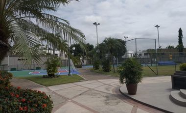 VENTA de casa en Urbanización El Alamo Km 2.5 Samborondón