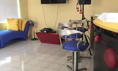 Grande casa en venta - Las Pirámides (J Luna)
