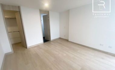 apartamento en venta en loma el carmelo. Cod V11167