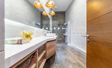 Casa en venta de 6D/5B en Colina