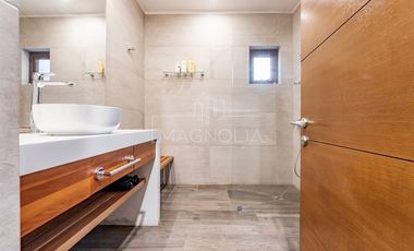 Casa en venta de 6D/5B en Colina
