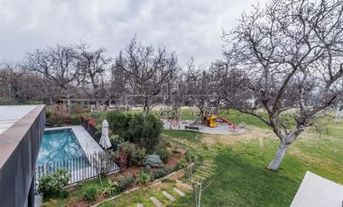Casa en venta de 6D/5B en Colina