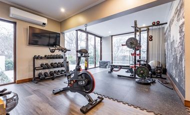 Casa en venta de 6D/5B en Colina