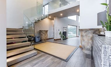 Casa en venta de 6D/5B en Colina