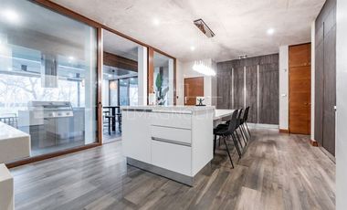 Casa en venta de 6D/5B en Colina
