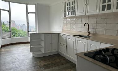 Casa en arriendo ubicada en Altos del Poblado