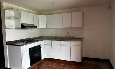 Casa en arriendo ubicada en Altos del Poblado