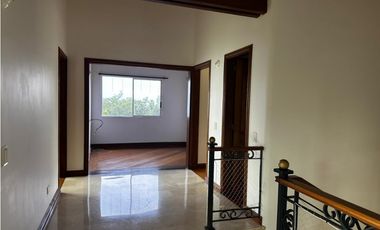 Casa en arriendo ubicada en Altos del Poblado