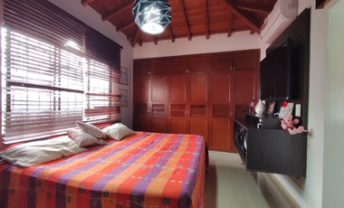 casa en venta en la floresta. Cod V20064