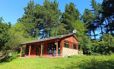 Venta casa de madera 4D + 3B + 4E, Altos de Mitrinhue, Km 21