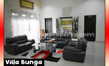 RUMAH SEKEN MEWAH HARGA MURAH SEMI FURNITURE DI KOMP CLUSTER