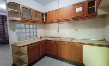 Di Sewakan Rumah 5 Kamar Cocok Untuk Kantor di Jl. Sumber Hegar Bandung