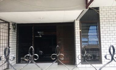 Di Sewakan Rumah 5 Kamar Cocok Untuk Kantor di Jl. Sumber Hegar Bandung