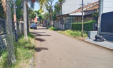 Di Sewakan Rumah 5 Kamar Cocok Untuk Kantor di Jl. Sumber Hegar Bandung