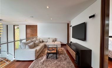 Espectacular casa con piscina en La Calera para venta o renta