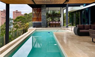 Espectacular casa con piscina en La Calera para venta o renta