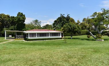 finca en venta en via a potrerito. Cod V795