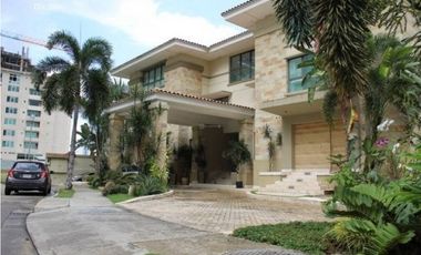 ALQUILER DE HERMOSA CASA EN PUNTA PACIFICA