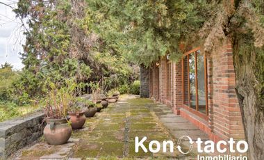 CASA EN VENTA EN SAN ANDRÉS TOTOLTEPEC, TIJUAMALOAPAN, TLALPAN CON MUCHO JARDÍN PRIVADO