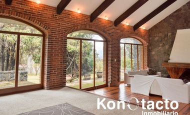 CASA EN VENTA EN SAN ANDRÉS TOTOLTEPEC, TIJUAMALOAPAN, TLALPAN CON MUCHO JARDÍN PRIVADO