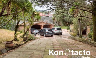CASA EN VENTA EN SAN ANDRÉS TOTOLTEPEC, TIJUAMALOAPAN, TLALPAN CON MUCHO JARDÍN PRIVADO