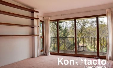 CASA EN VENTA EN SAN ANDRÉS TOTOLTEPEC, TIJUAMALOAPAN, TLALPAN CON MUCHO JARDÍN PRIVADO