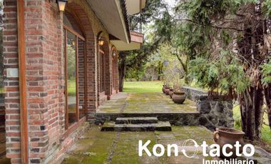 CASA EN VENTA EN SAN ANDRÉS TOTOLTEPEC, TIJUAMALOAPAN, TLALPAN CON MUCHO JARDÍN PRIVADO