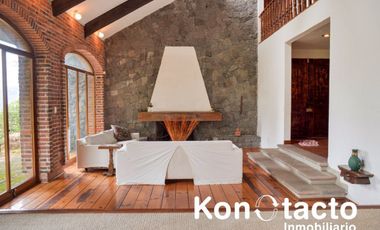 CASA EN VENTA EN SAN ANDRÉS TOTOLTEPEC, TIJUAMALOAPAN, TLALPAN CON MUCHO JARDÍN PRIVADO
