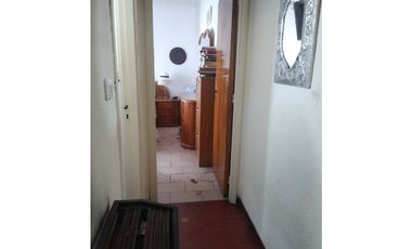 Casa americana 3 ambientes con quincho y terraza/ Barrio Sarmiento