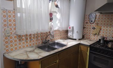 Casa americana 3 ambientes con quincho y terraza/ Barrio Sarmiento