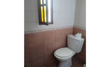 Casa americana 3 ambientes con quincho y terraza/ Barrio Sarmiento