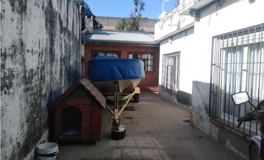 Casa americana 3 ambientes con quincho y terraza/ Barrio Sarmiento