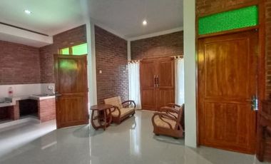 Dijual Rumah Full Furnish !! Keamanan 24 Jam