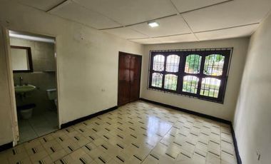 casa en arriendo/venta en altamira. Cod A93629