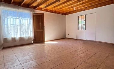 Casa venta 2 pisos 5D 2B 2 Estac, Oriente, Molina.