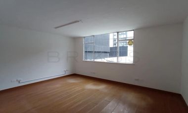 oficina en arriendo en antiguo country. Cod A7044