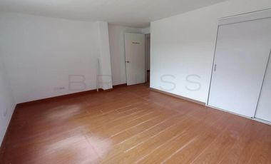 oficina en arriendo en antiguo country. Cod A7044