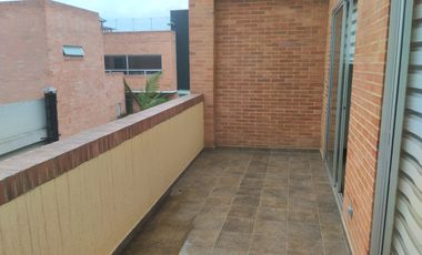 APTO ARRIENDO COTA CENTRO M. J.