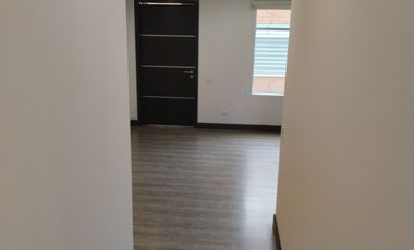 APTO ARRIENDO COTA CENTRO M. J.