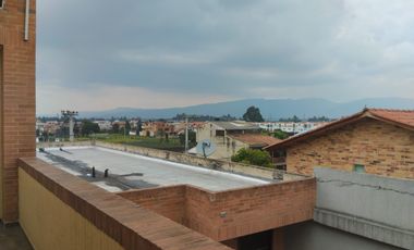 APTO ARRIENDO COTA CENTRO M. J.