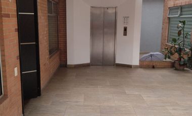 APTO ARRIENDO COTA CENTRO M. J.