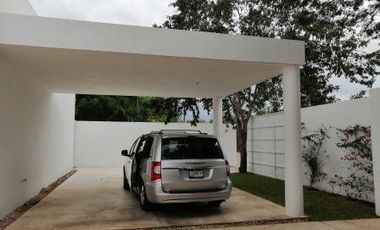 Residencia de 1000m de T. y 400m de C. en 1 plantal, 4 recs, c/baño y alberca