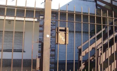 Casa para 2 Familias en venta en Bernal Oeste